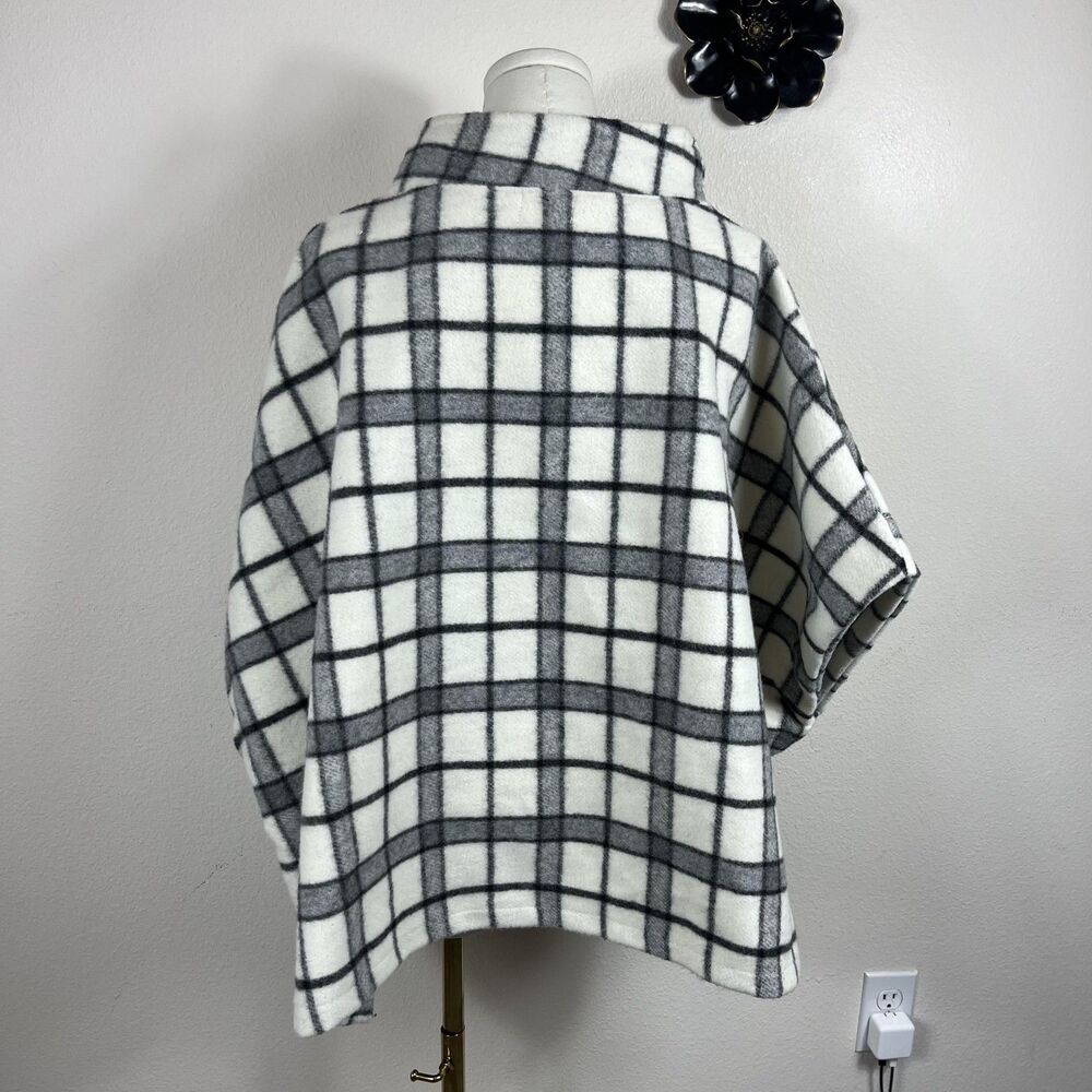 World Market Poncho Jacket Womens One Size White Plaid Fleece Pockets Boho - Picture 2 of 8